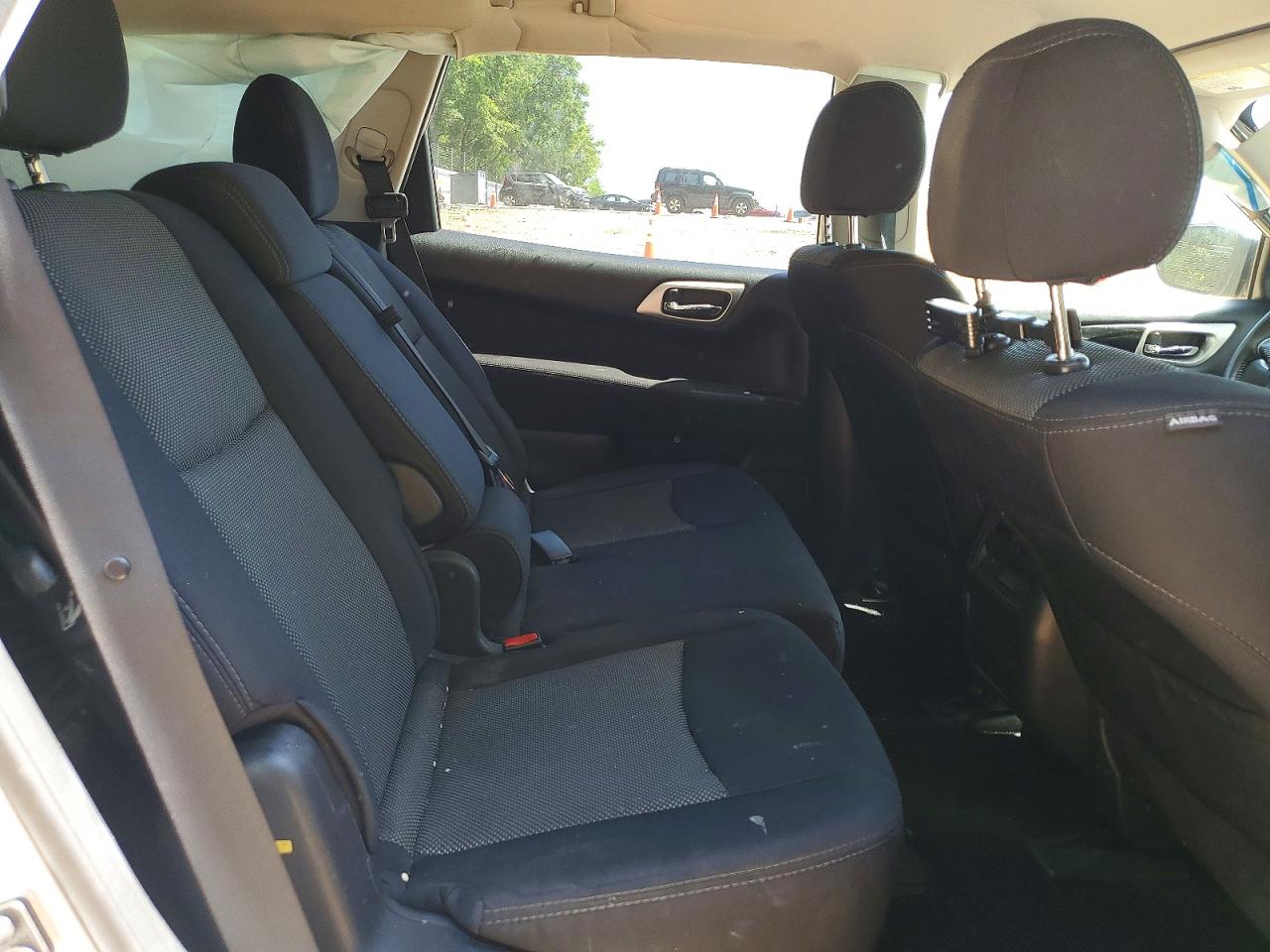 Nissan Pathfinder Sv
