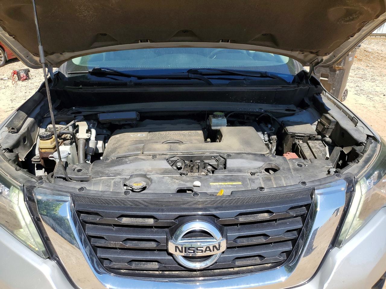 Nissan Pathfinder Sv