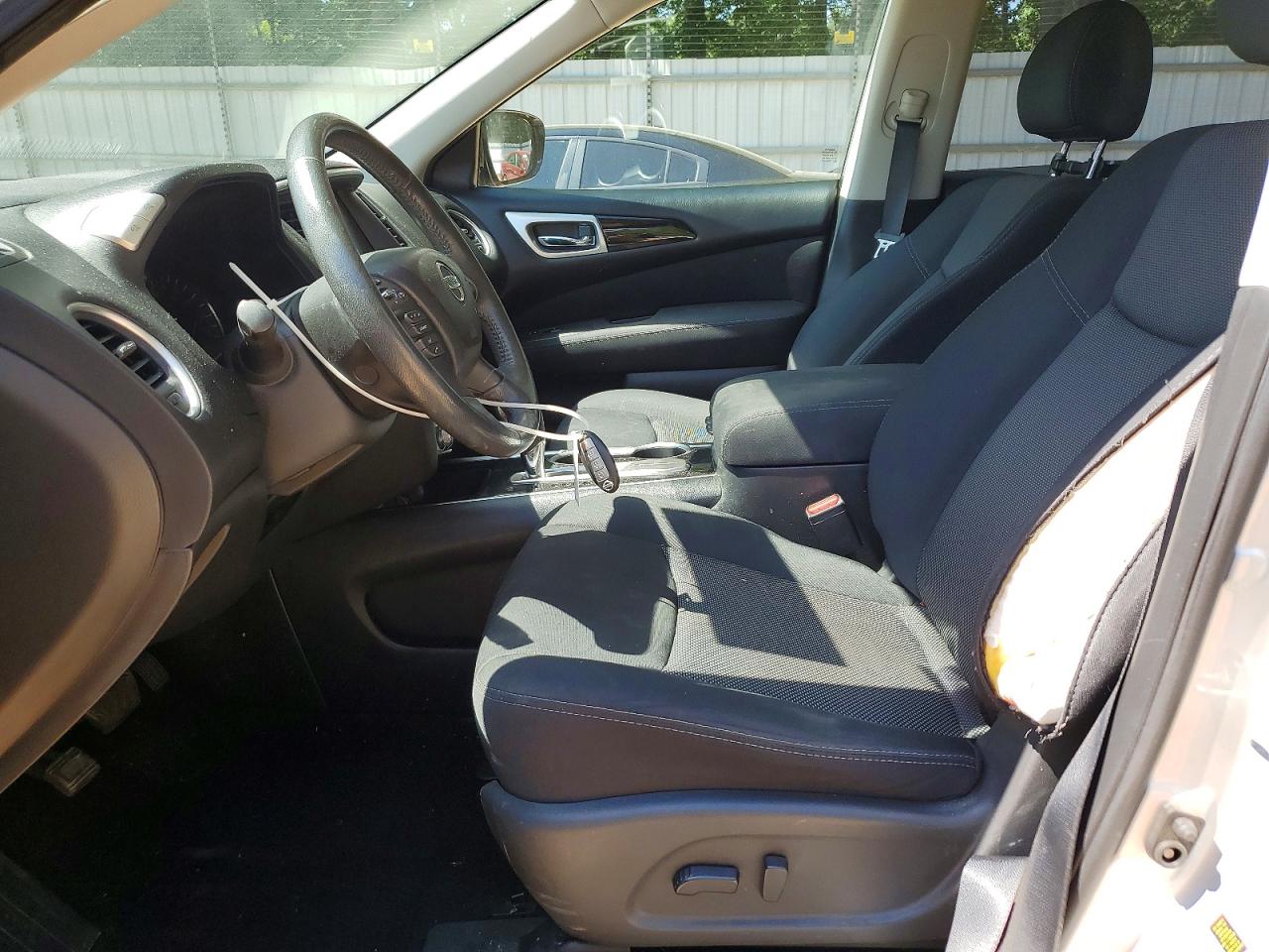 Nissan Pathfinder Sv