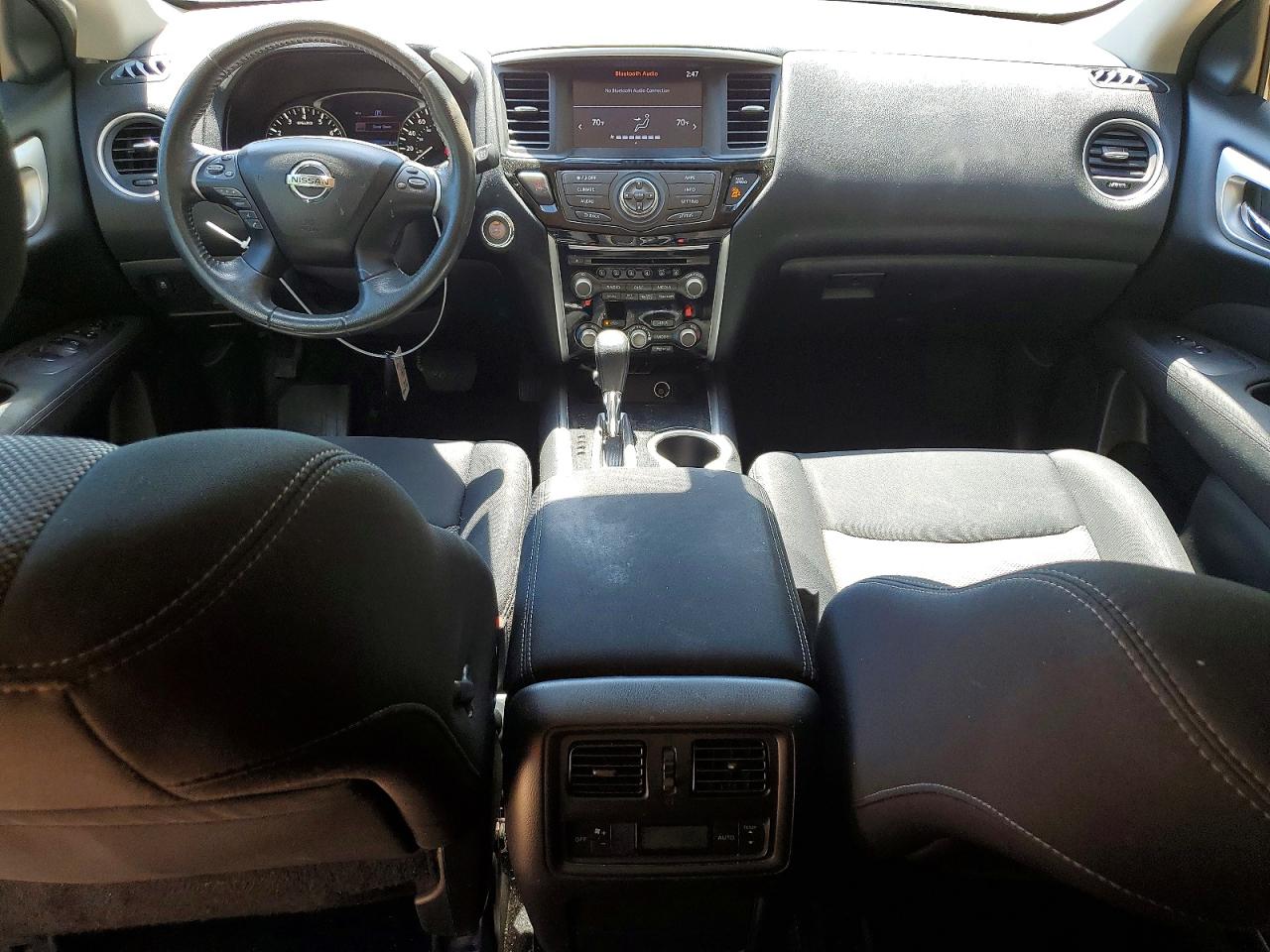 Nissan Pathfinder Sv