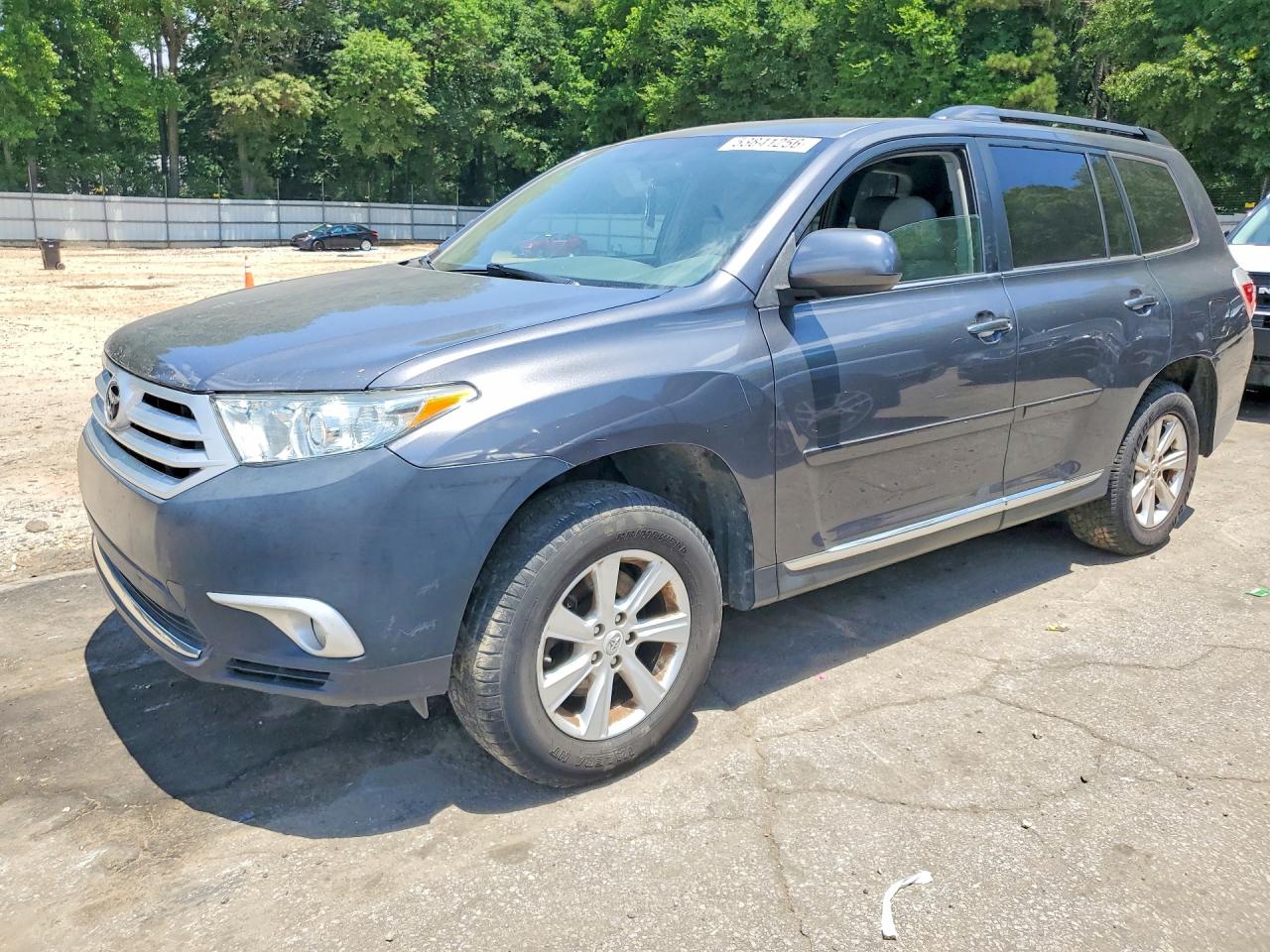 Salvage Toyota Highlander Image