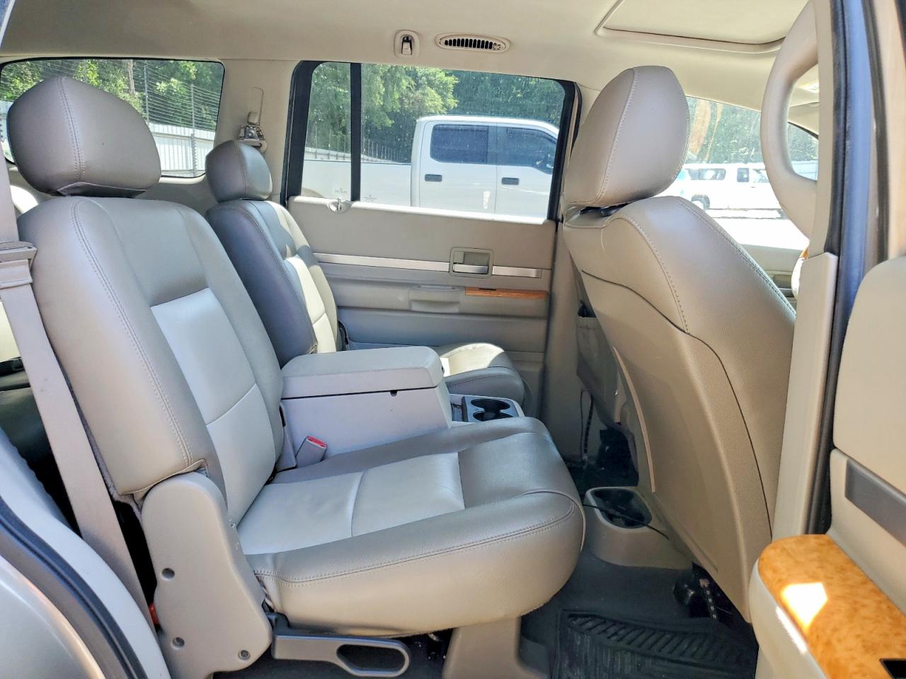 Chrysler Aspen Limited