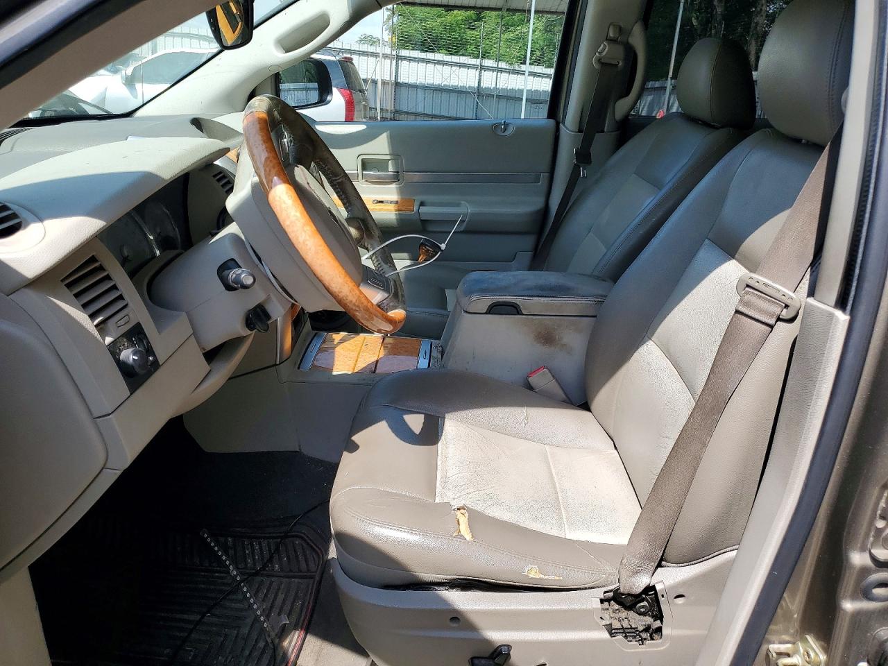 Chrysler Aspen Limited