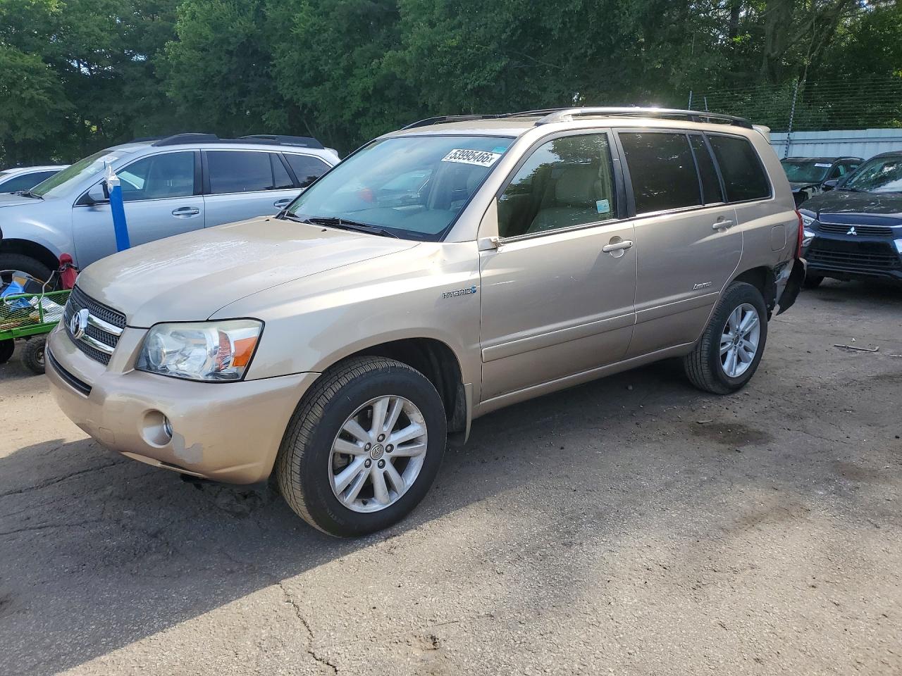 Salvage Toyota Highlander Image