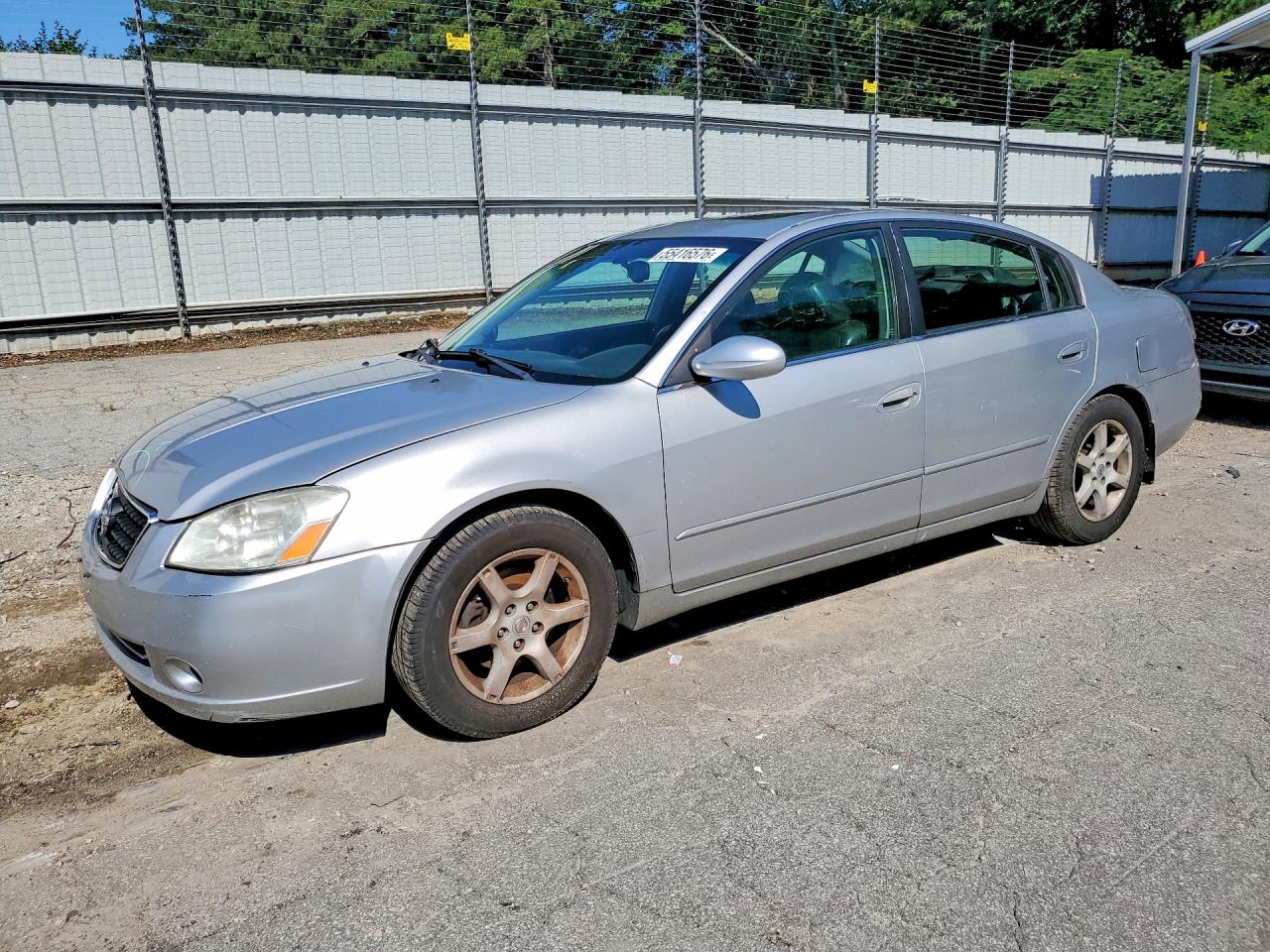 Salvage Nissan Altima Image