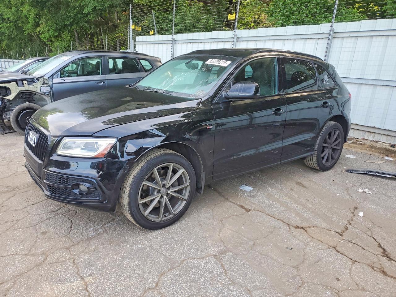 Salvage Audi Q5 Image