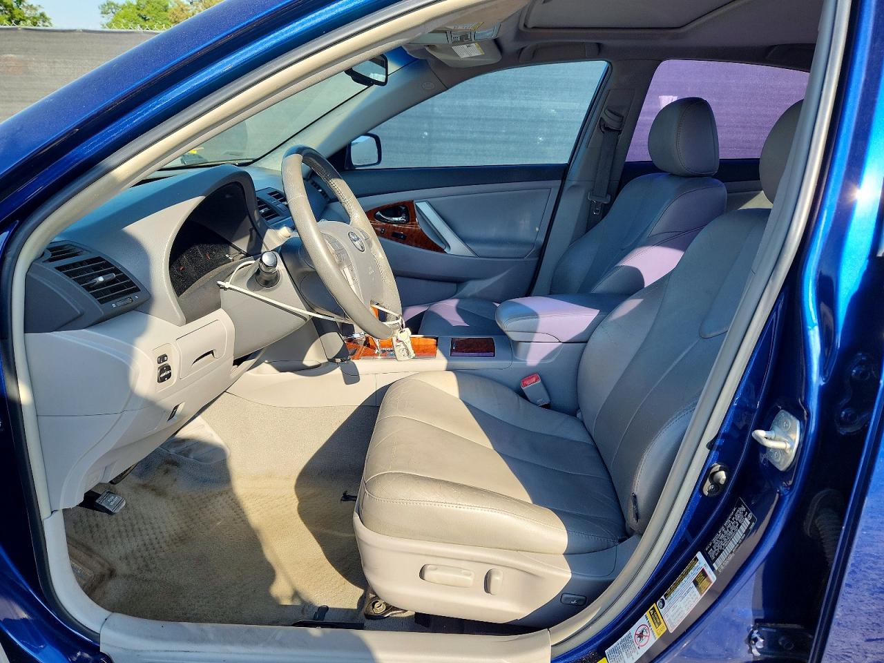 Toyota Camry Xle V6