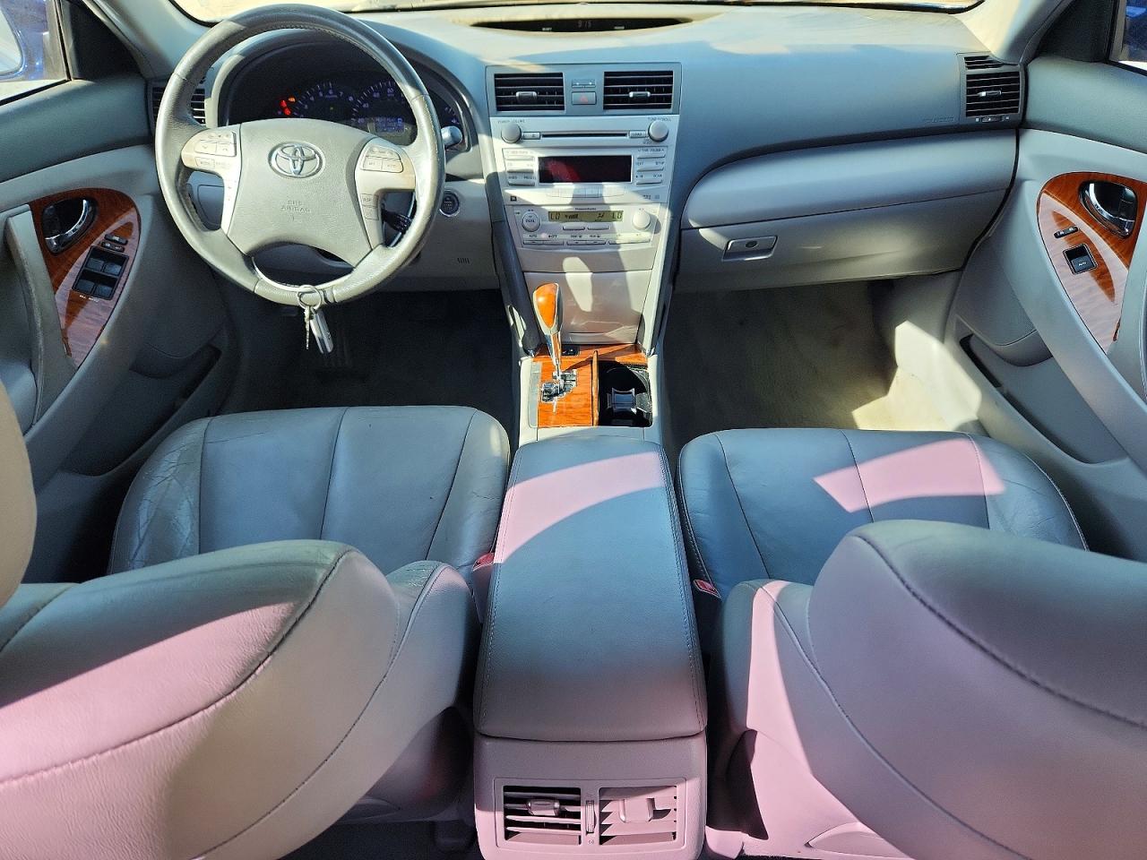 Toyota Camry Xle V6