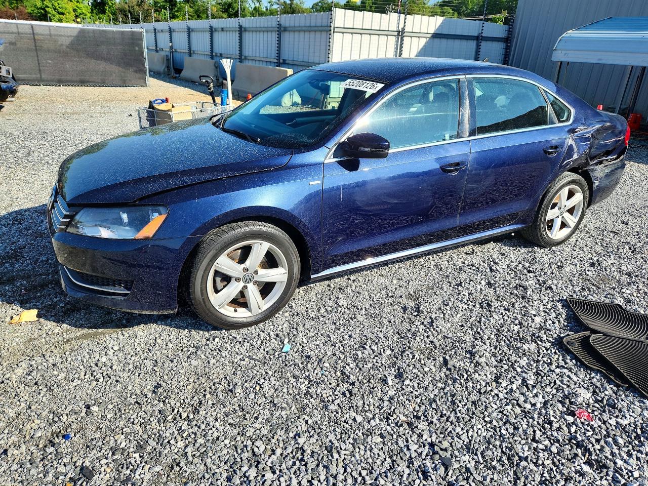 Salvage Volkswagen Passat Image