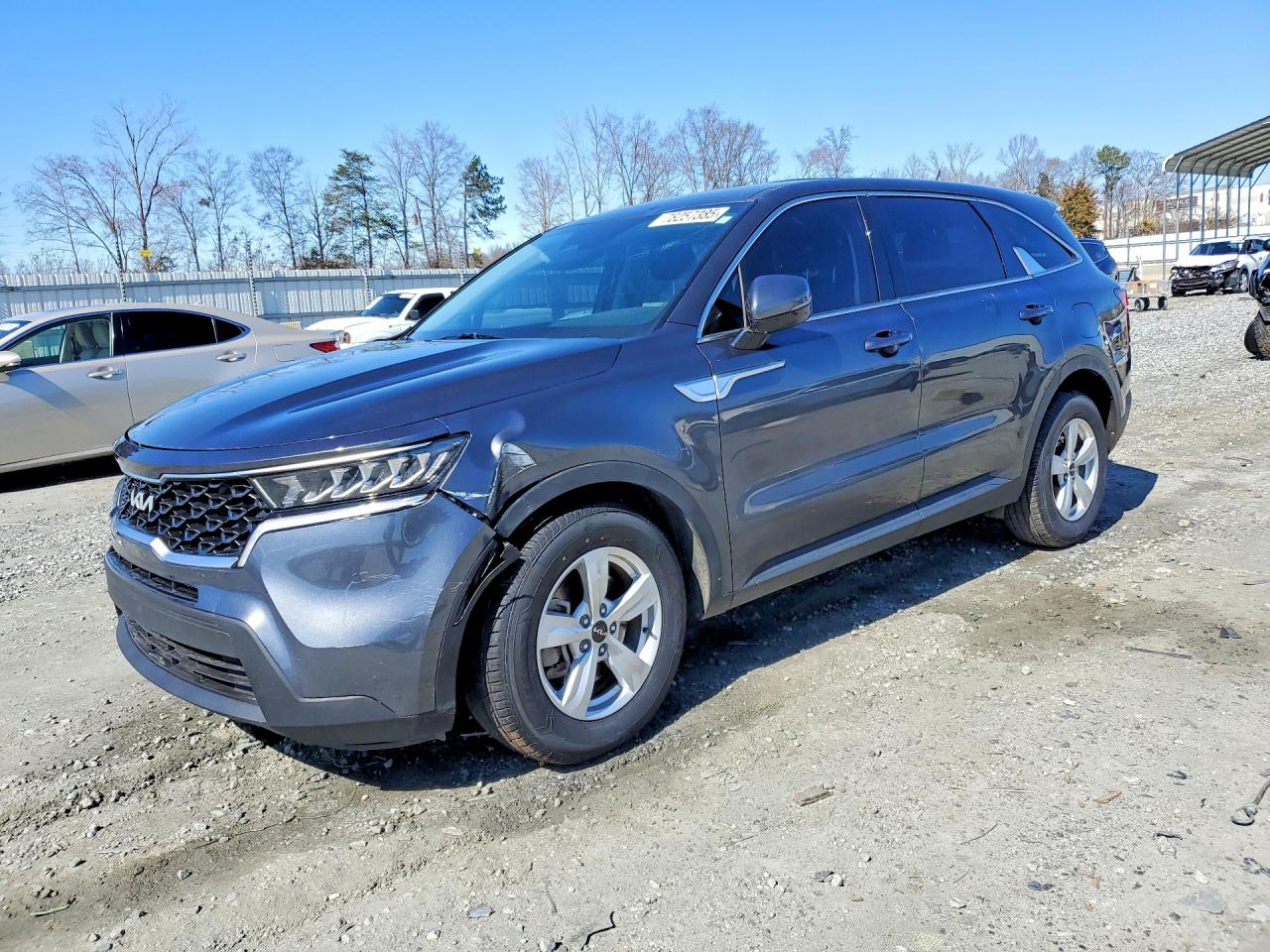 Salvage Kia Sorento Image