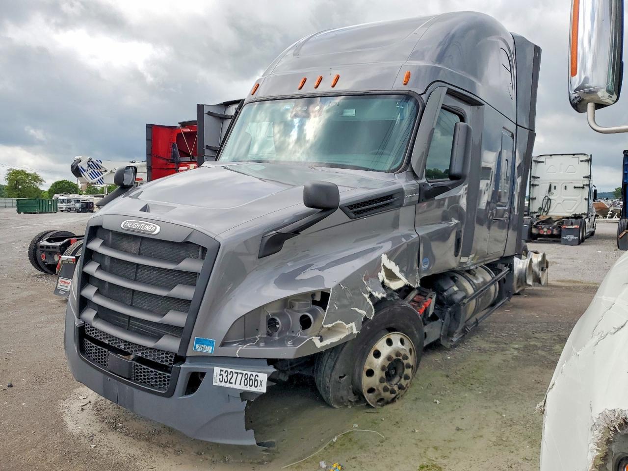 Freightliner Cascadia 126