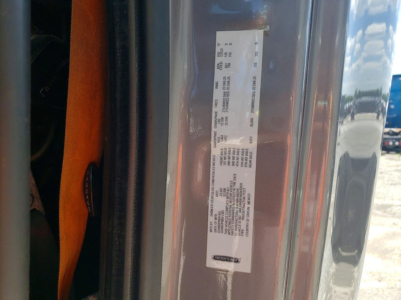 Freightliner Cascadia 126