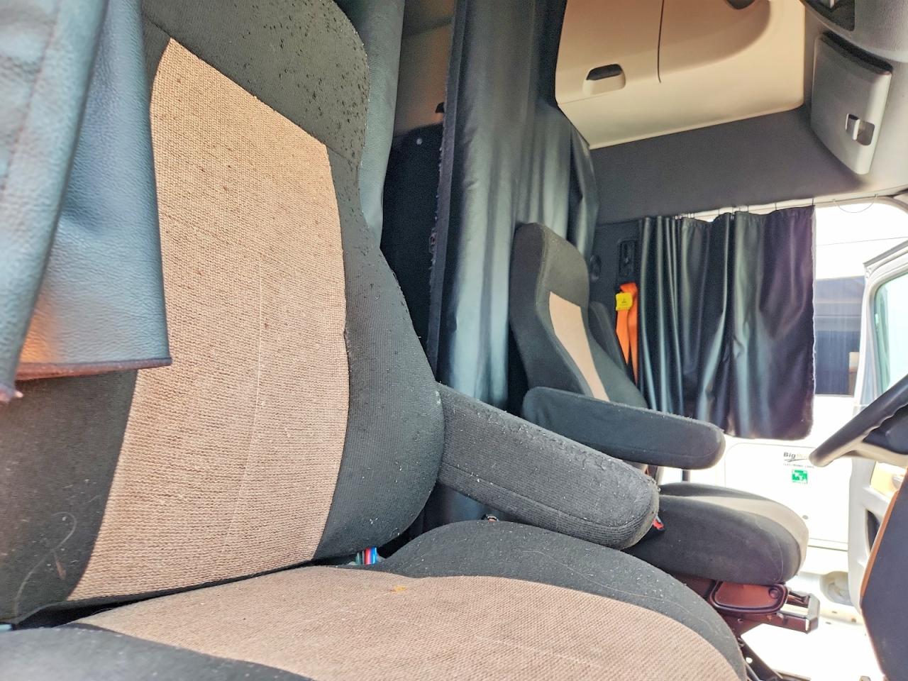 Freightliner Cascadia 126