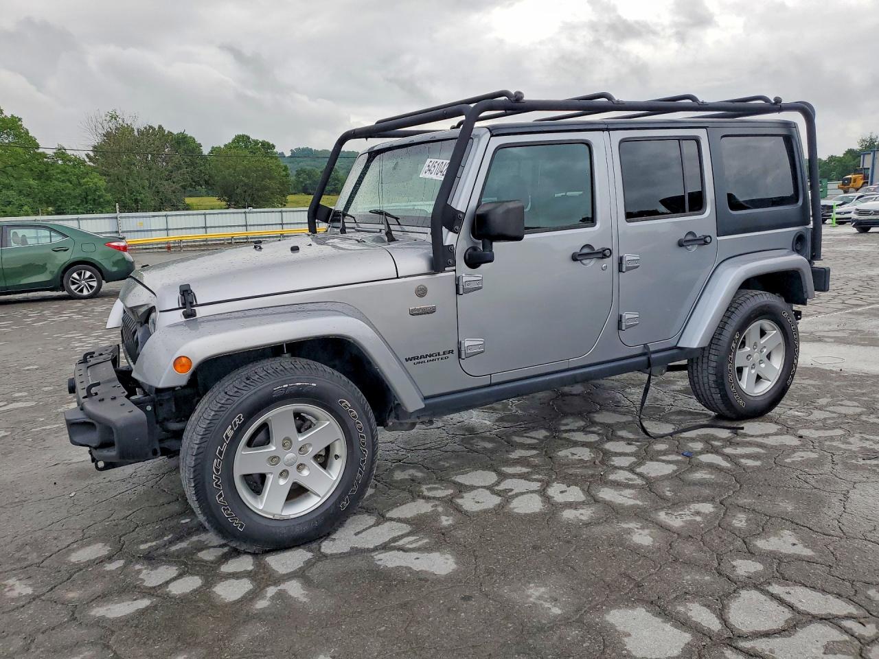 Salvage Jeep Wrangler Image
