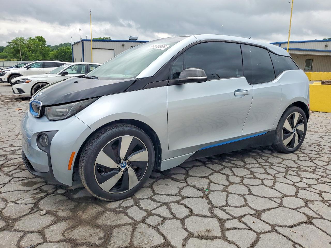 Salvage BMW i-Series Image