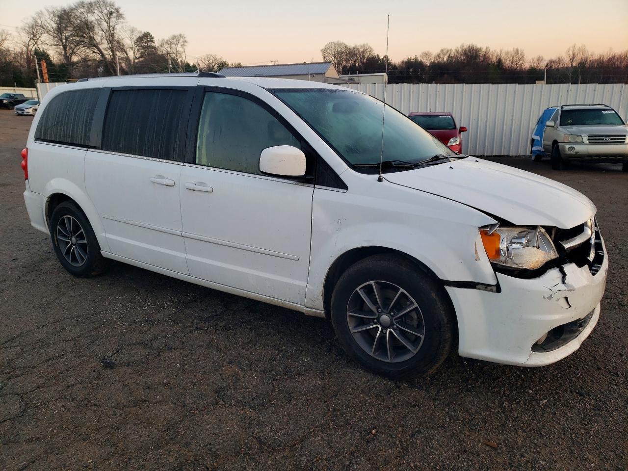Dodge Caravan Sxt