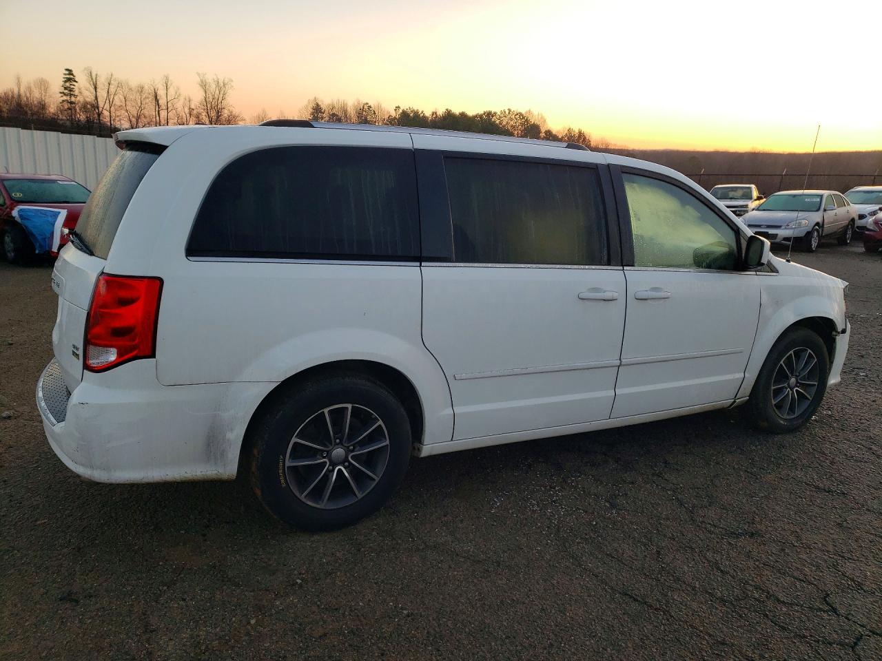 Dodge Caravan Sxt