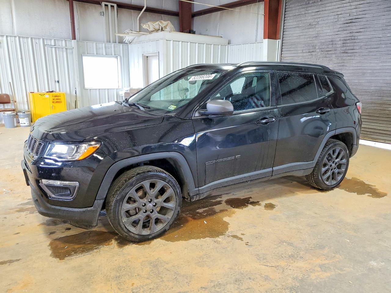 Salvage Jeep Compass Image