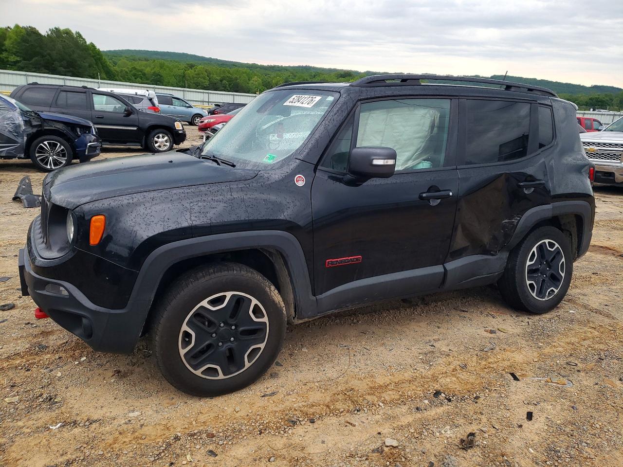 Salvage Jeep Renegade Image