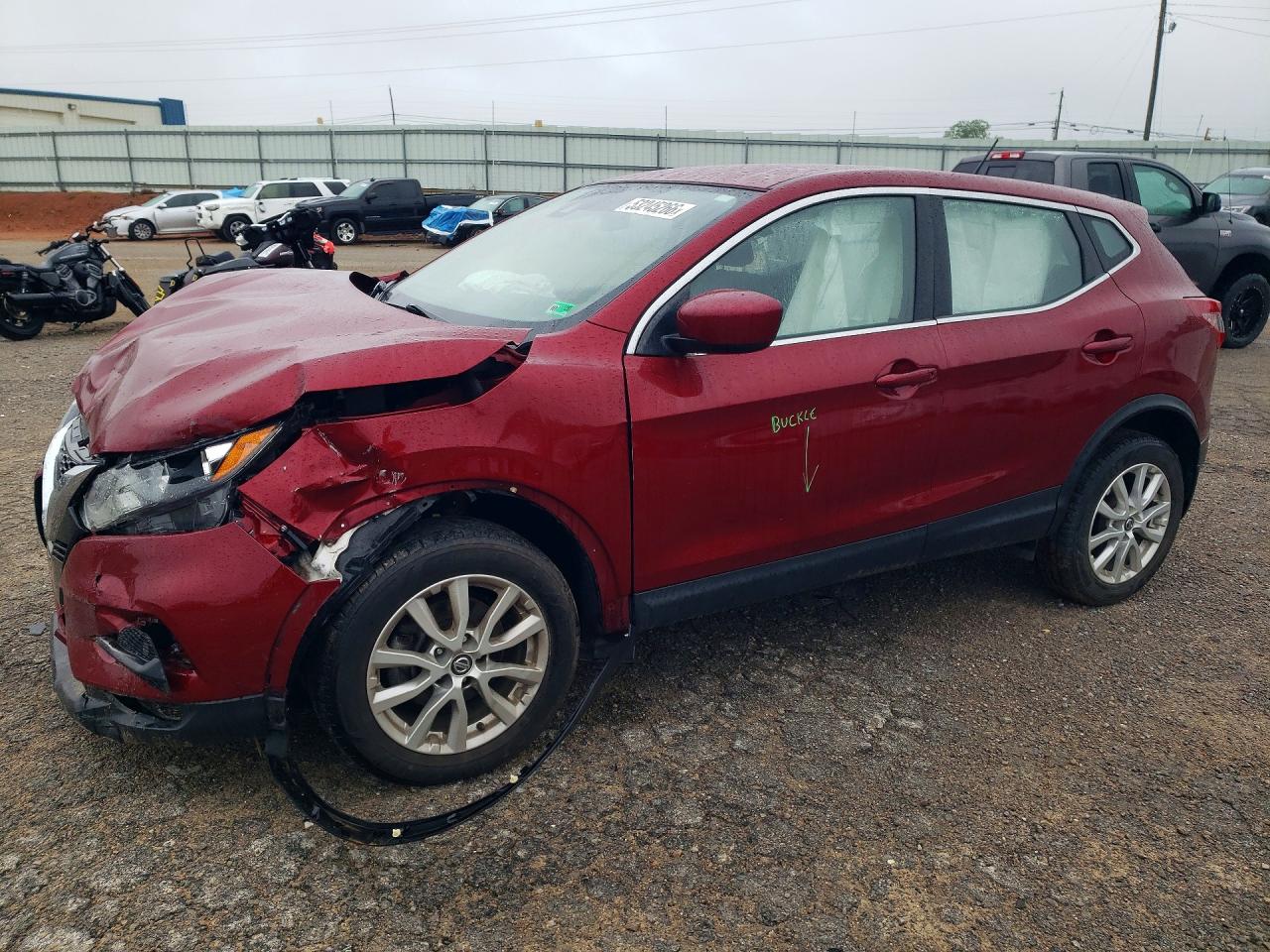 Salvage Nissan Rogue Image