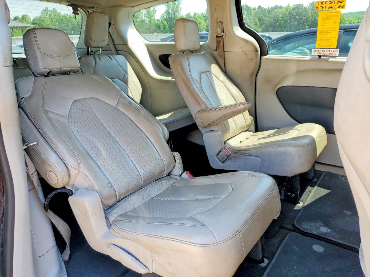 Chrysler Minivan Lxi