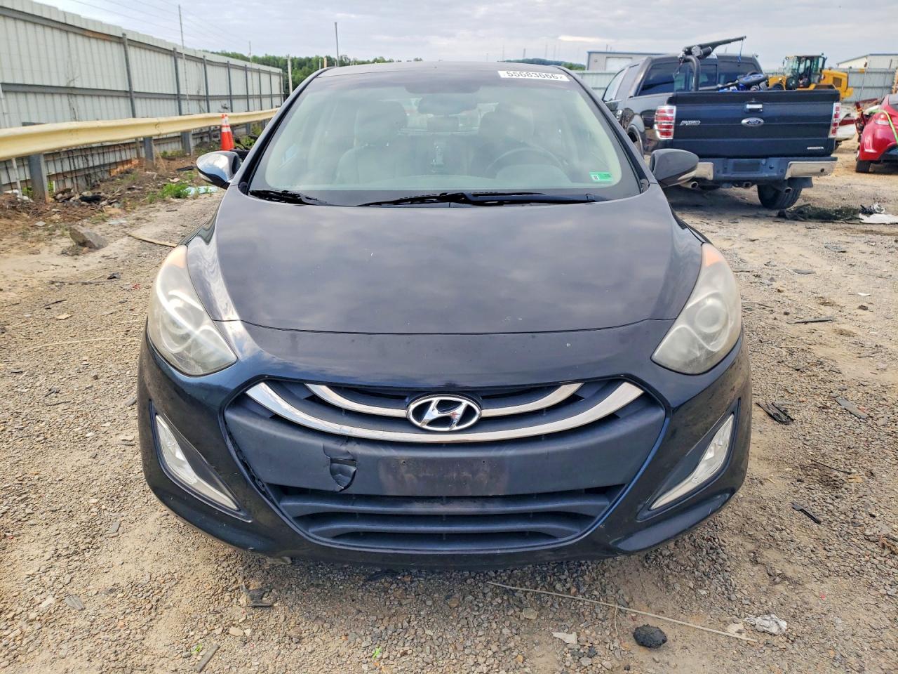Hyundai ELANTRA Base