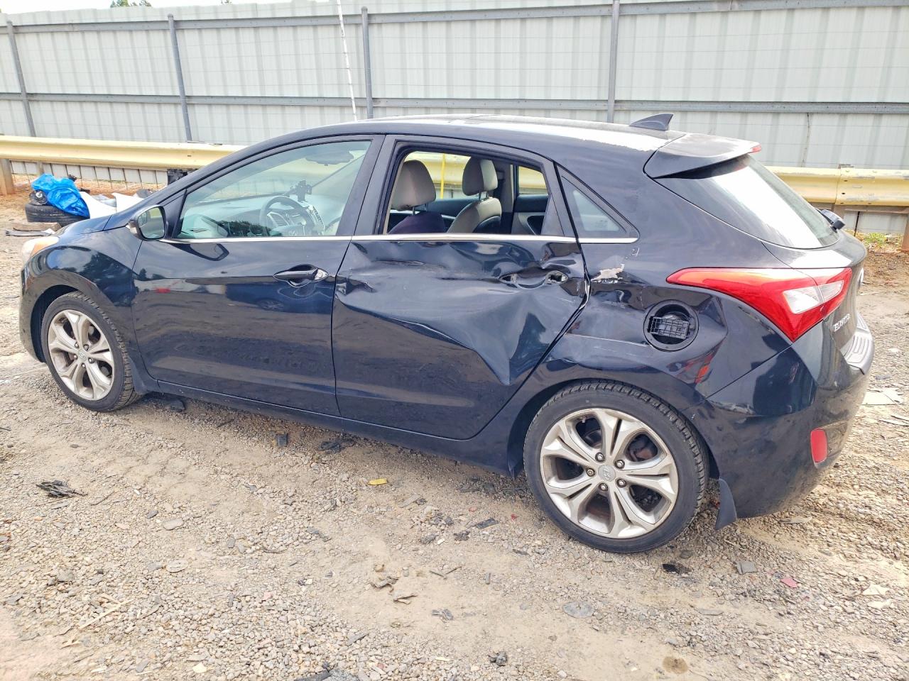Hyundai ELANTRA Base
