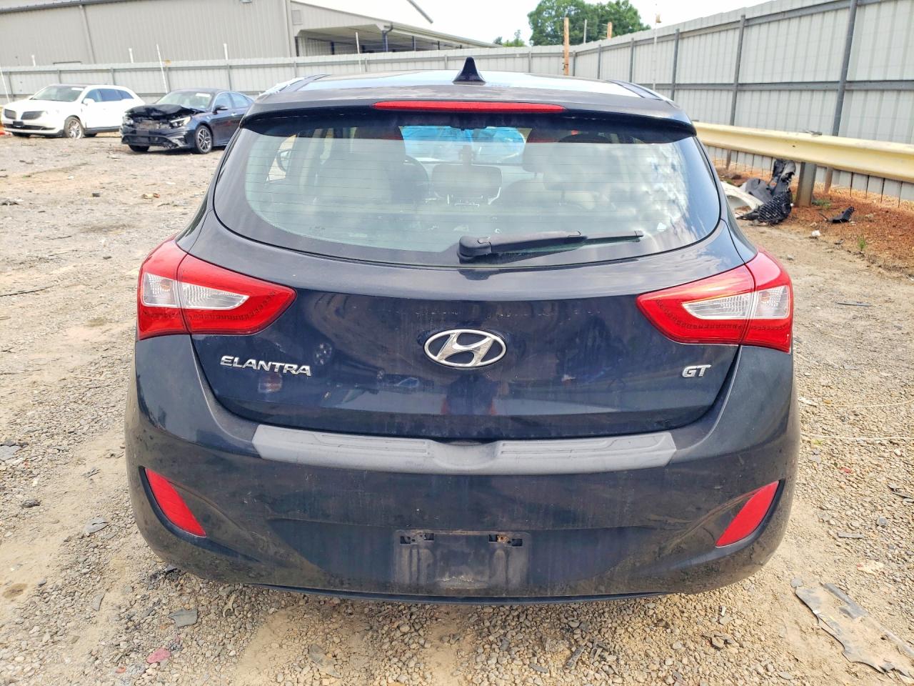 Hyundai ELANTRA Base