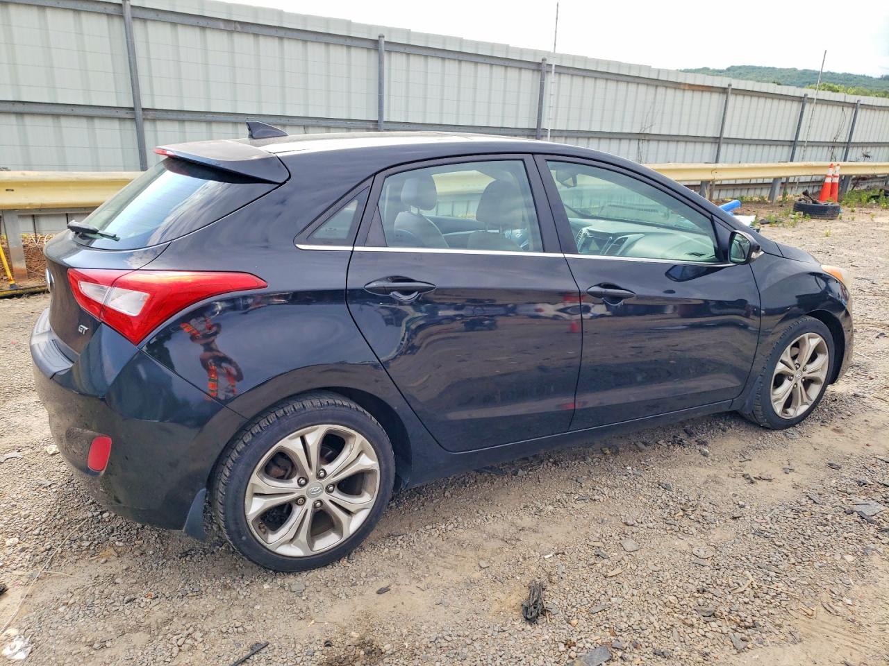 Hyundai ELANTRA Base
