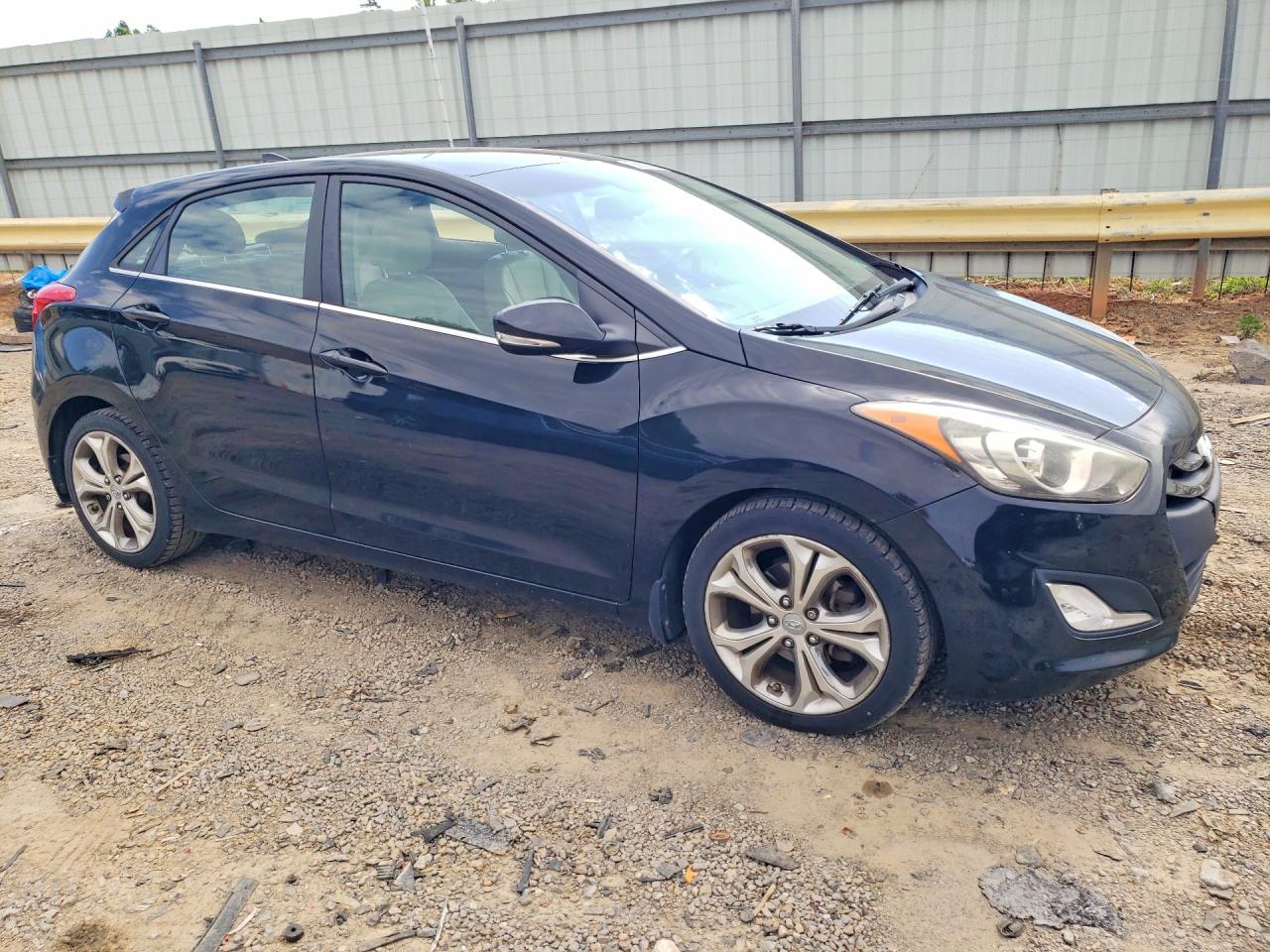 Hyundai ELANTRA Base