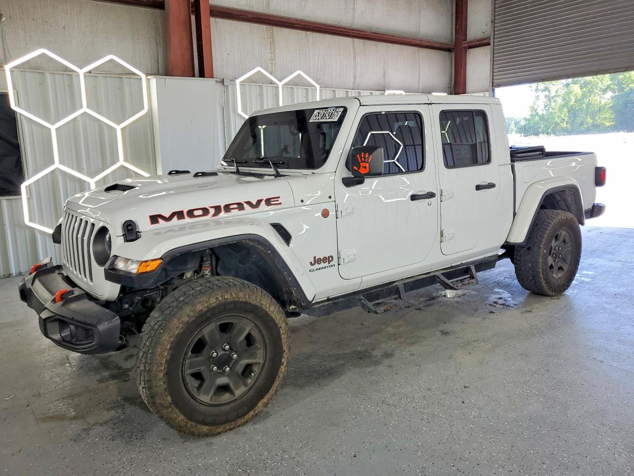 Salvage Jeep Gladiator Image