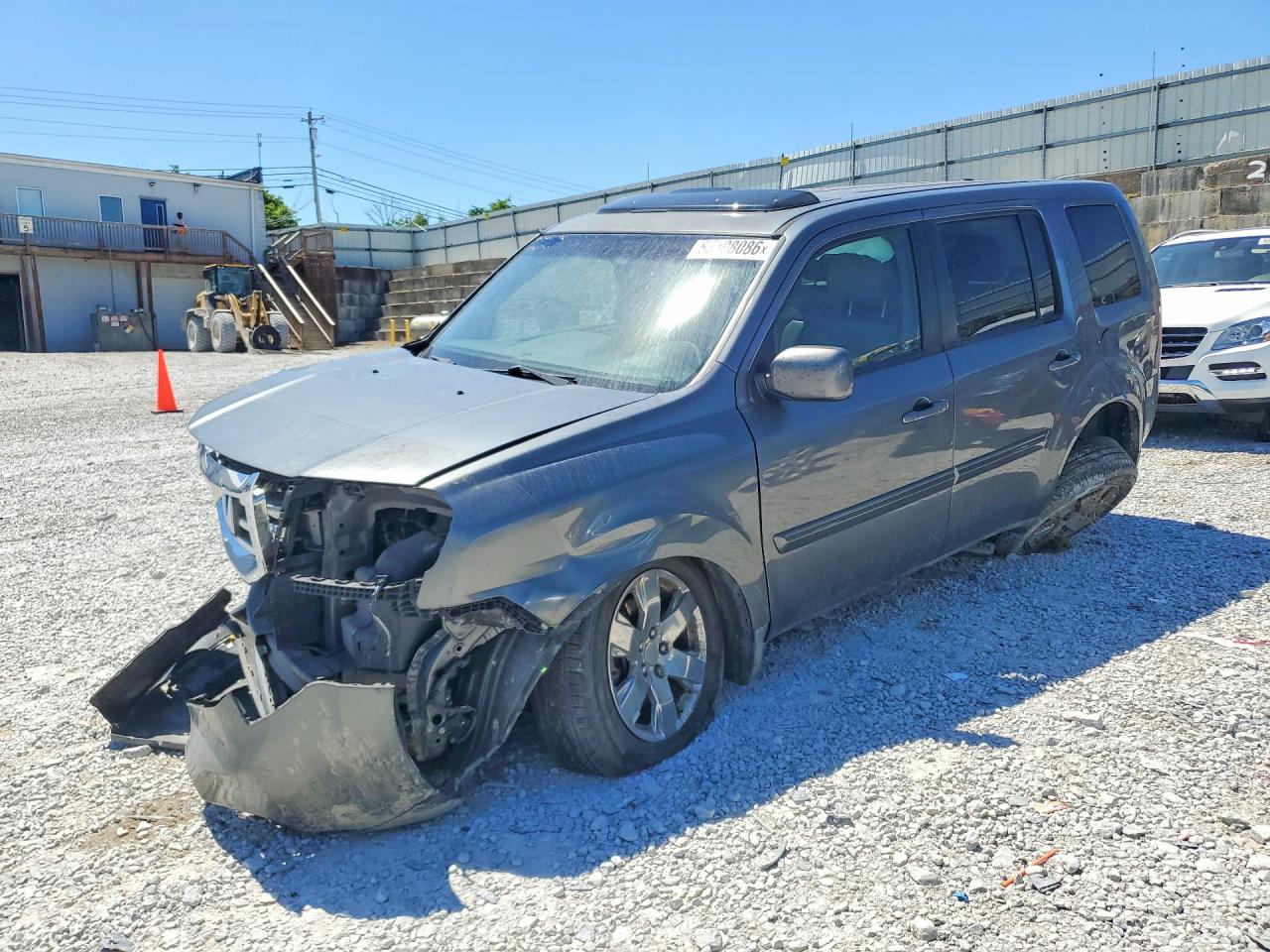Salvage Honda Pilot Image