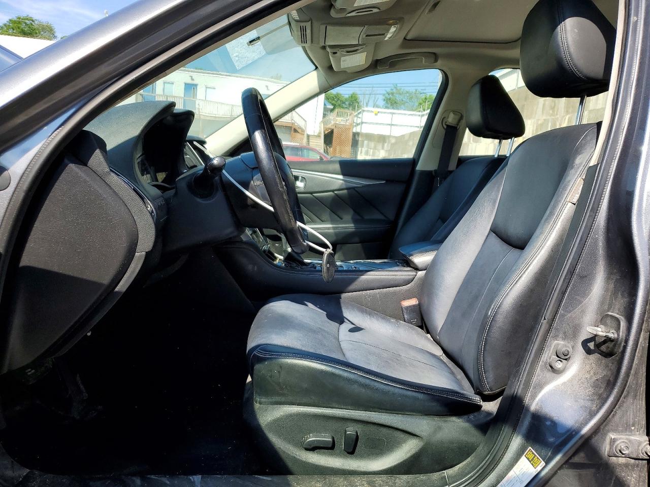 INFINITI Q50 Base