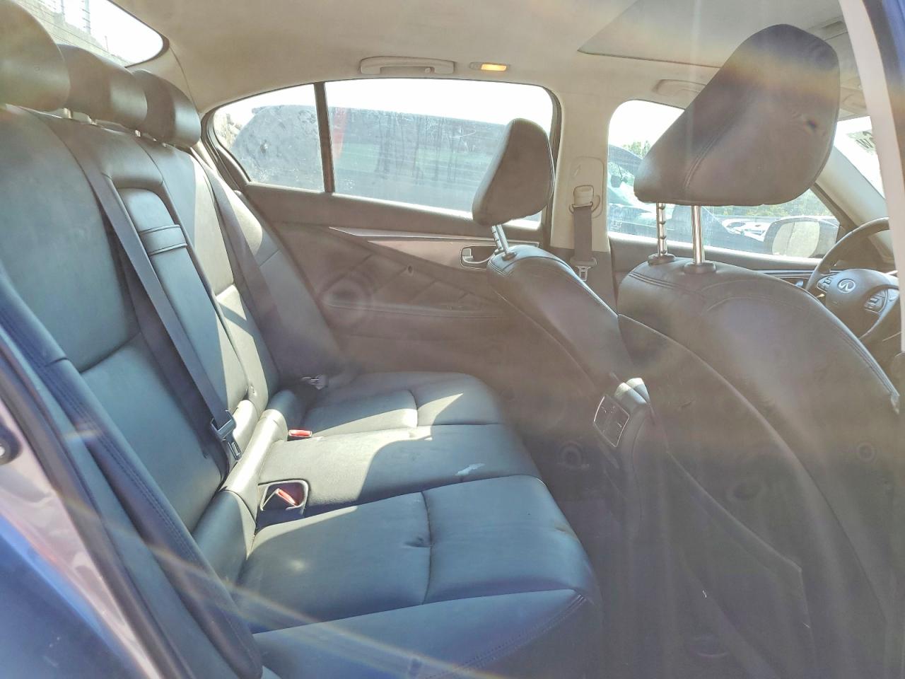 INFINITI Q50 Base