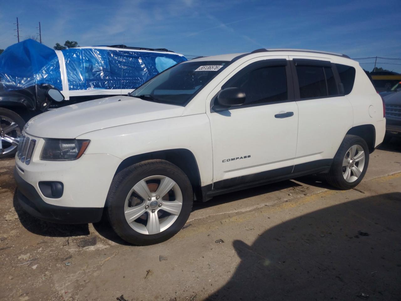 Salvage Jeep Compass Image