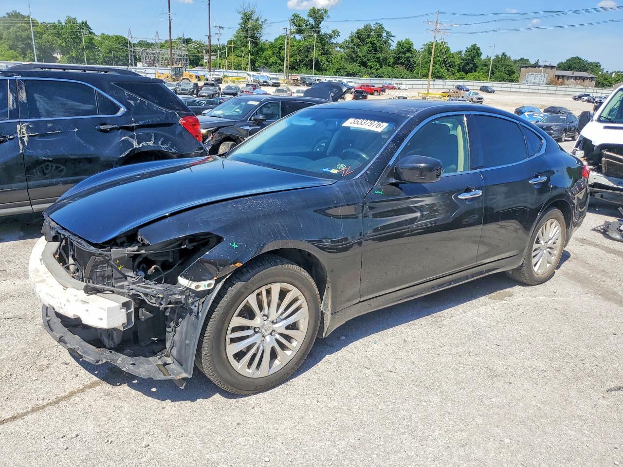Salvage INFINITI M37 Image