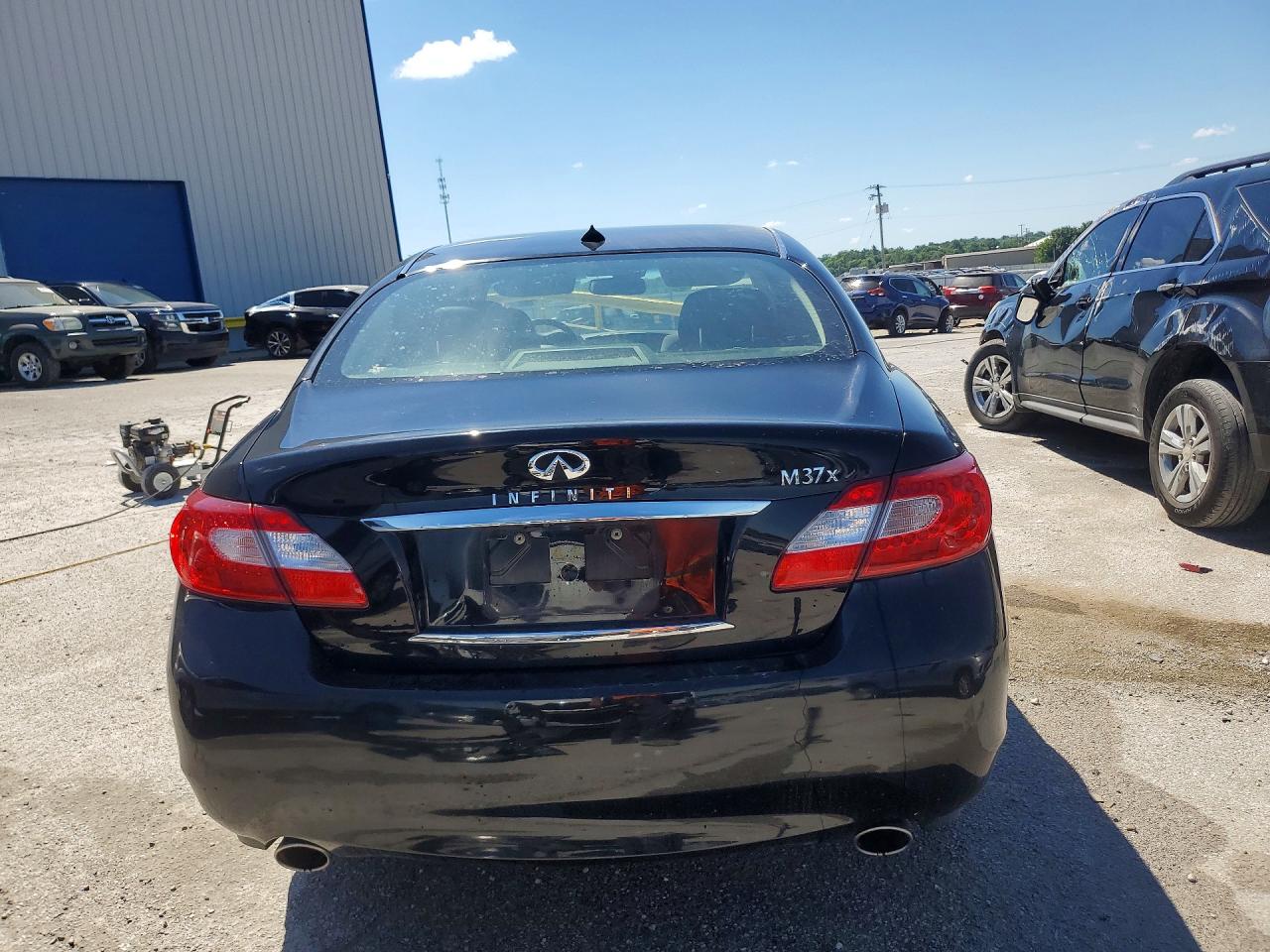 INFINITI M37 X
