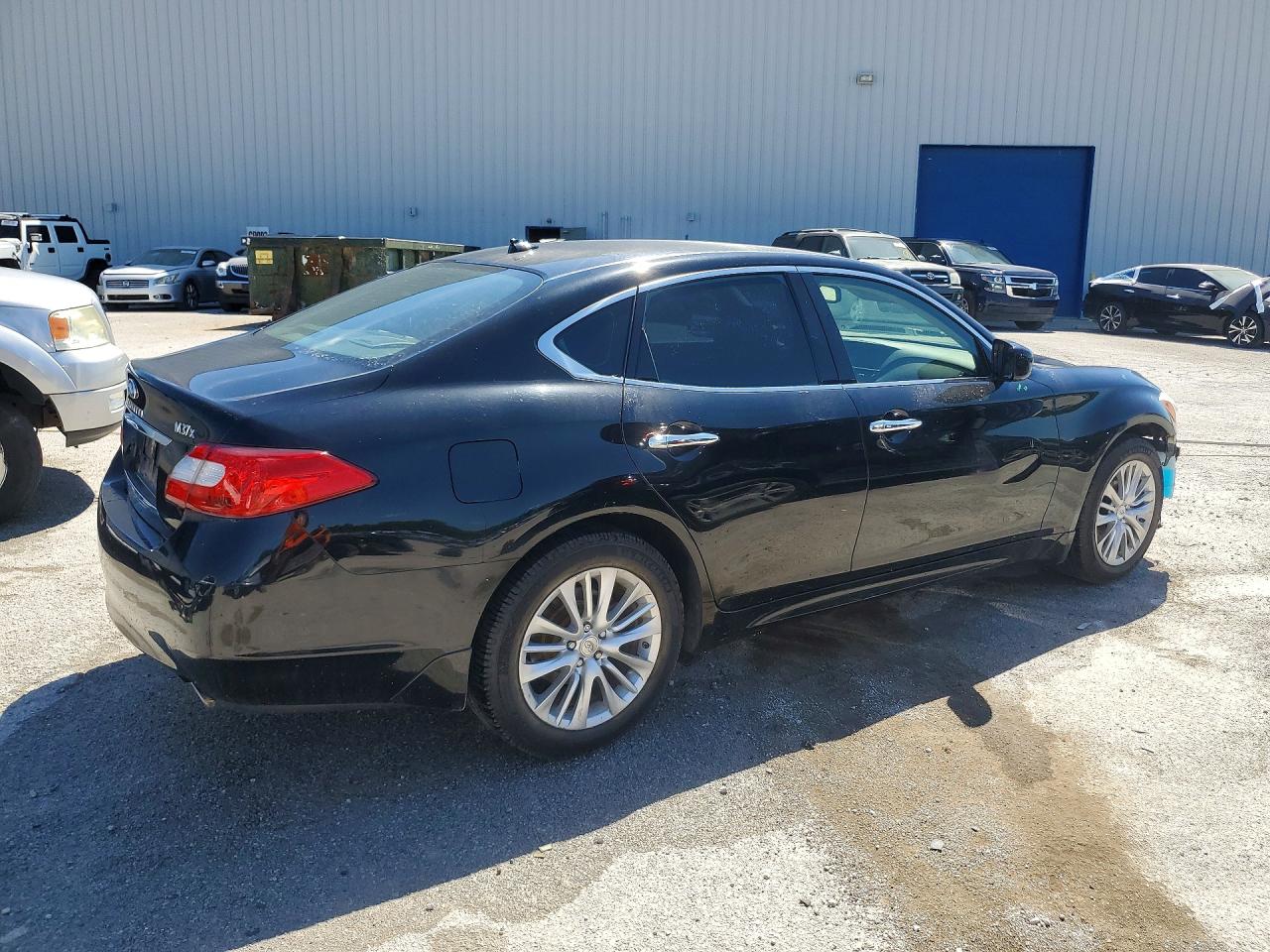 INFINITI M37 X