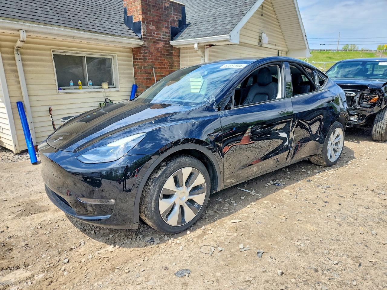 Salvage Tesla Model Y Image