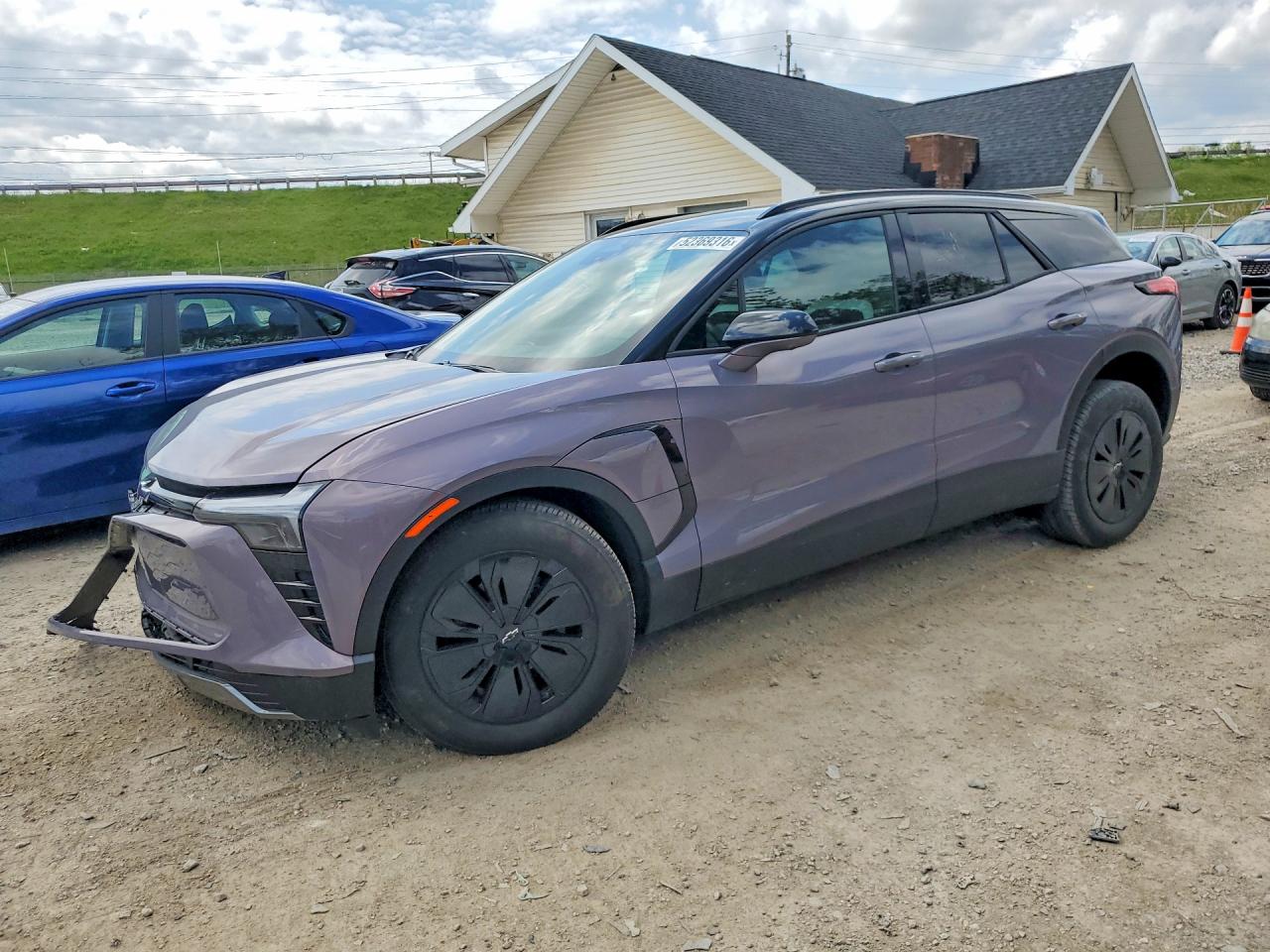 Salvage Chevrolet Blazer Image