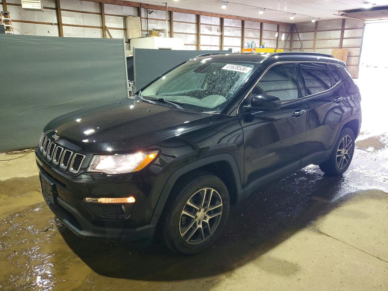 Salvage Jeep Compass Image
