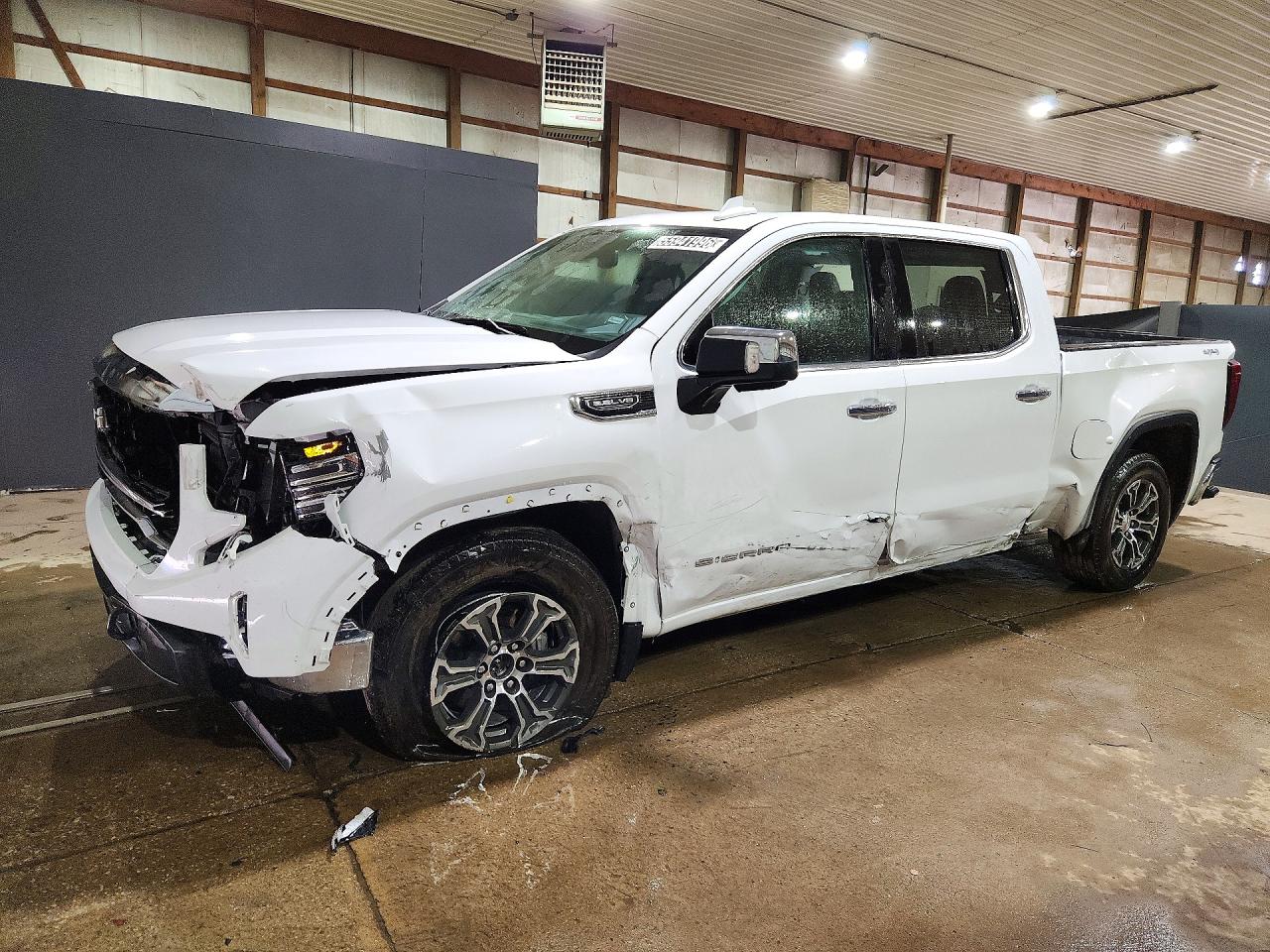 Salvage GMC Sierra Image