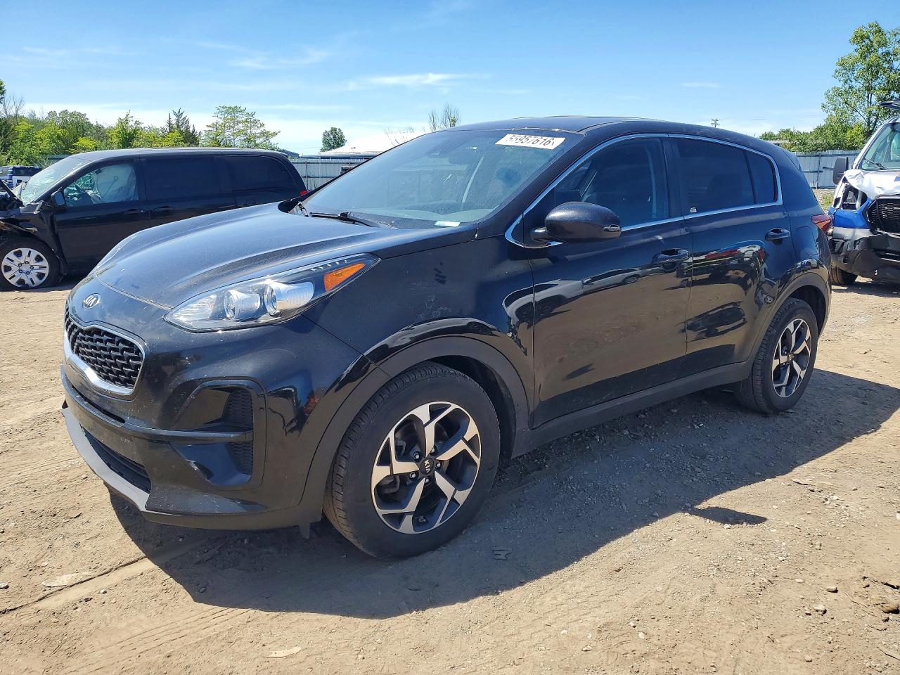 Salvage Kia Sportage Image