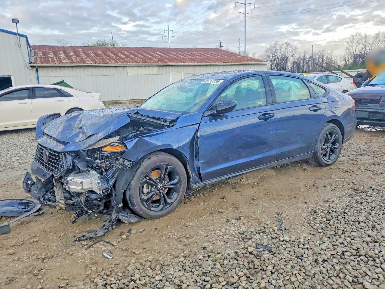 Salvage Honda Accord Image