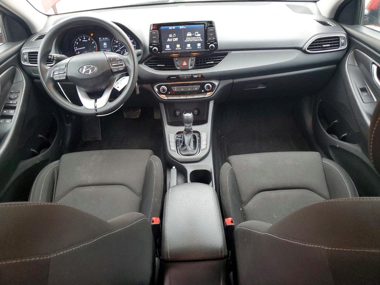 Hyundai ELANTRA Base