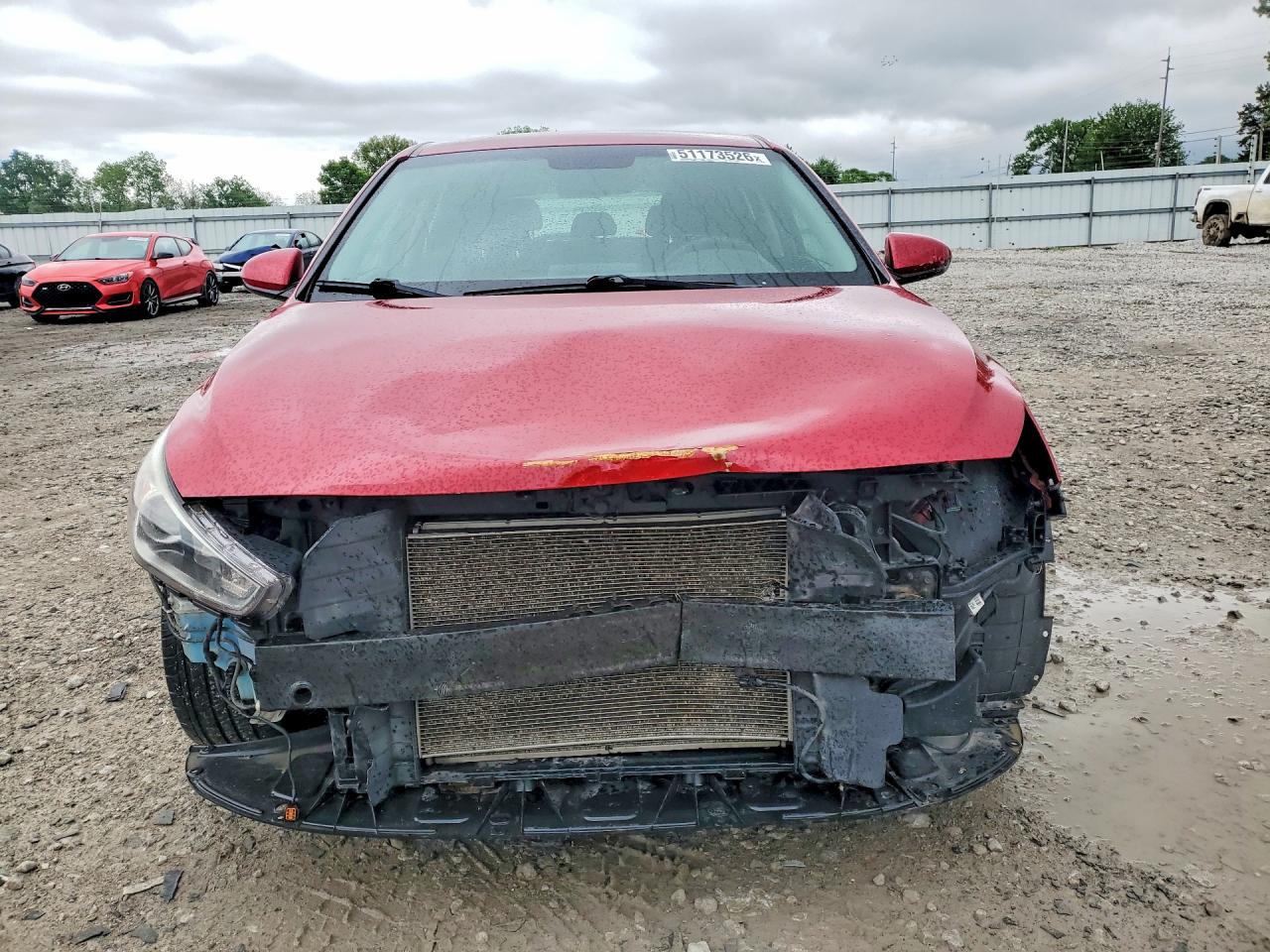 Hyundai ELANTRA Base