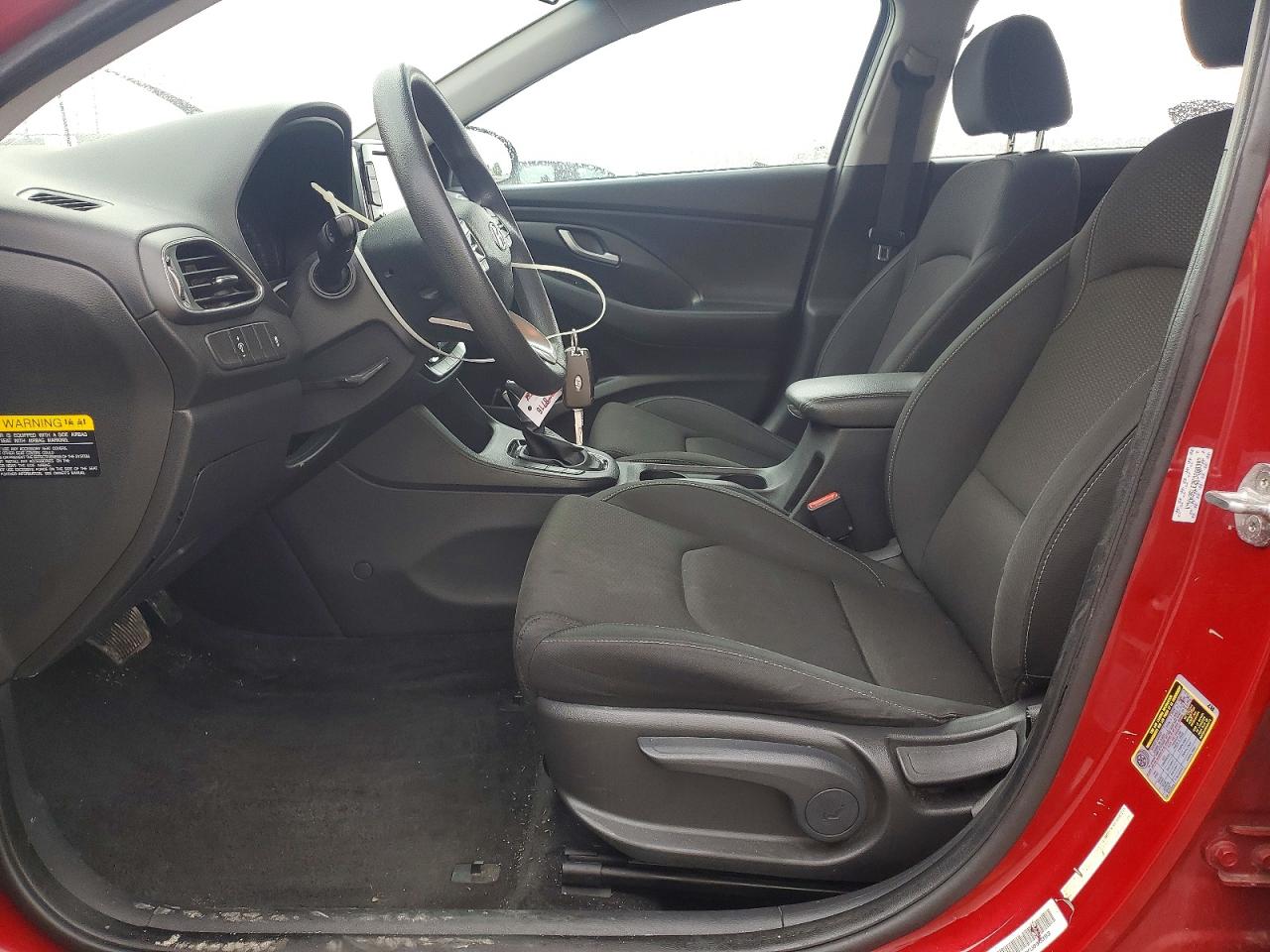 Hyundai ELANTRA Base