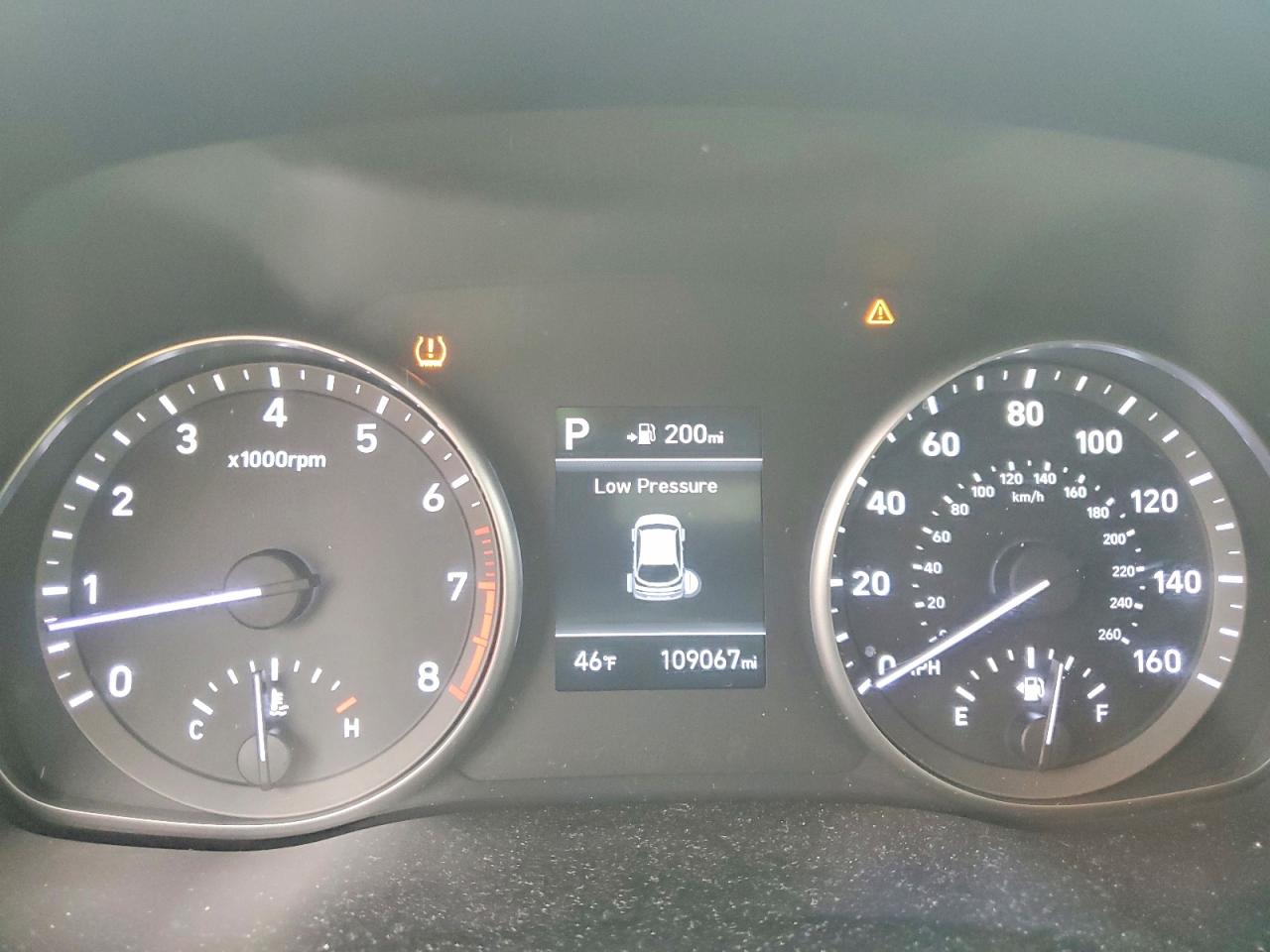 Hyundai ELANTRA Base