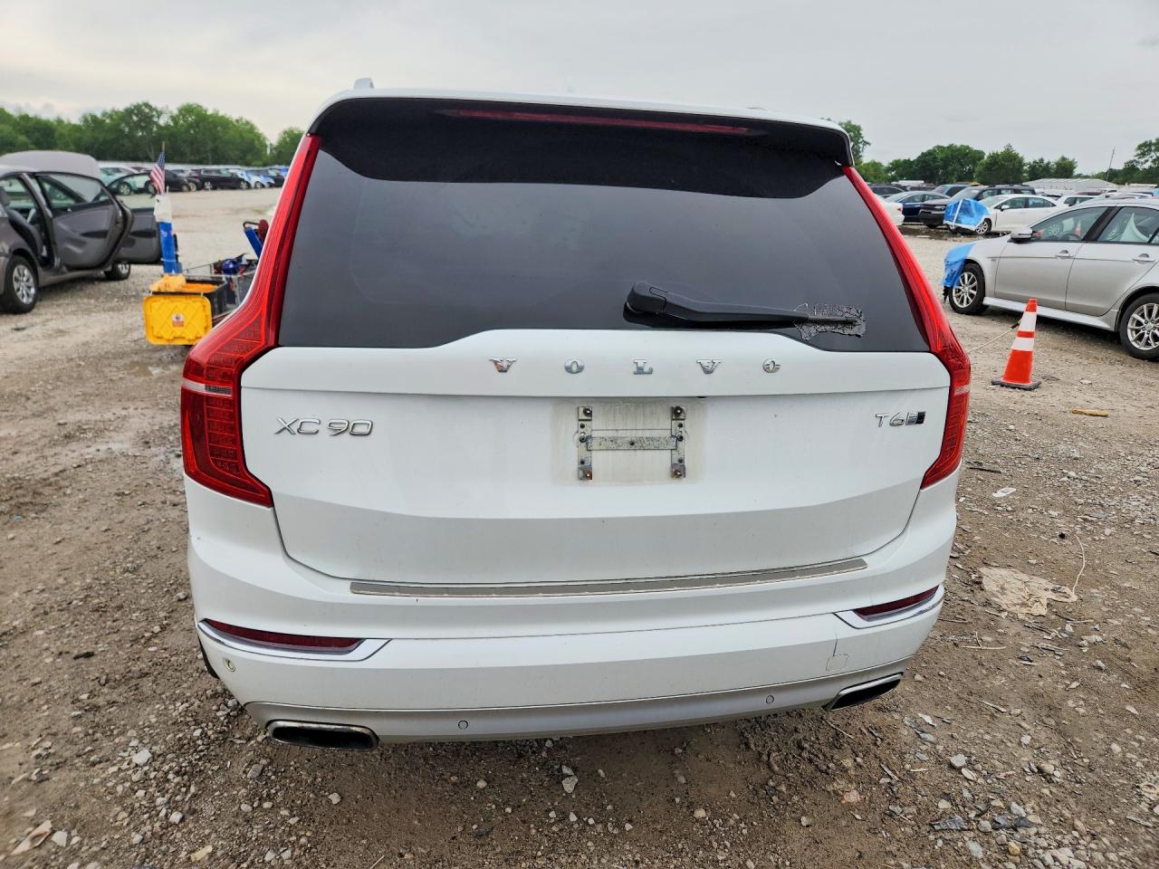 Volvo XC90 T6