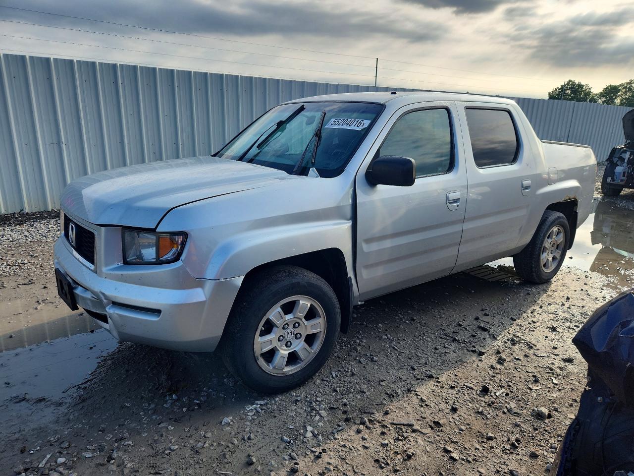Salvage Honda Ridgeline Image
